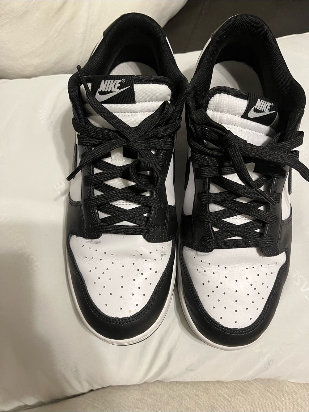 Men Black and White Low-Top Nike Dunks